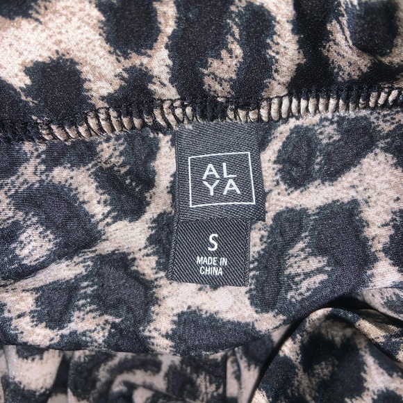 Animal print Silky Midi Skirt - Picture 5 of 11